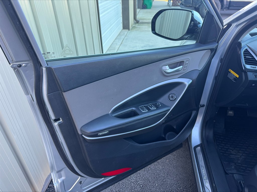 2015 Hyundai Santa Fe - $12,990