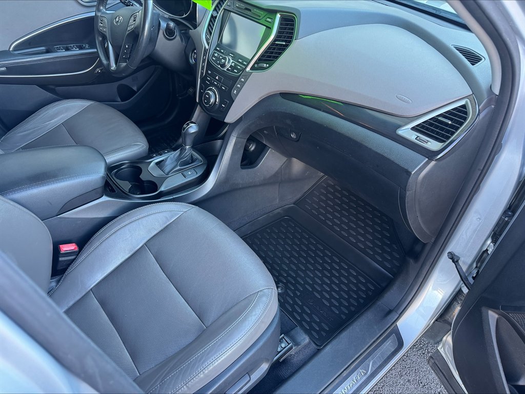 2015 Hyundai Santa Fe - $12,990
