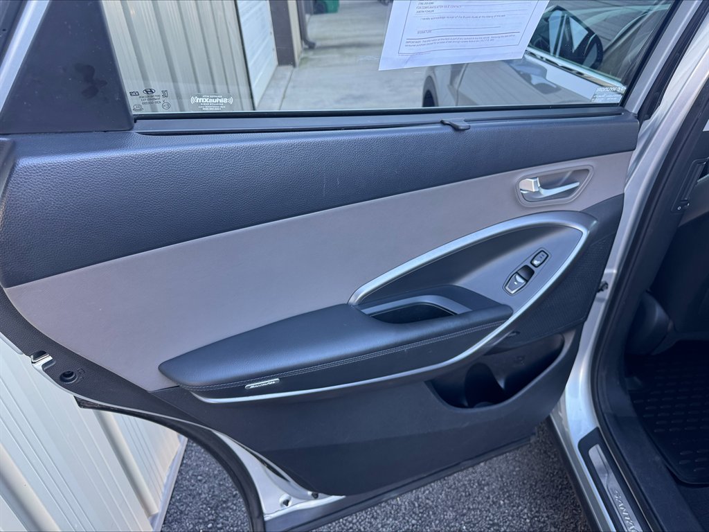 2015 Hyundai Santa Fe - $12,990