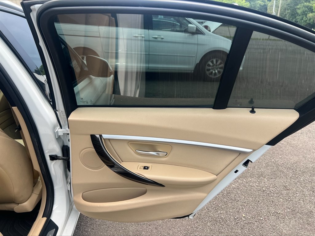 2016 BMW 3 Series - $8,990