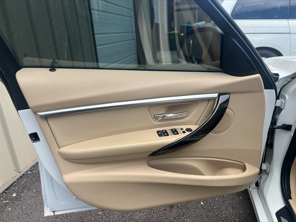 2016 BMW 3 Series - $8,990
