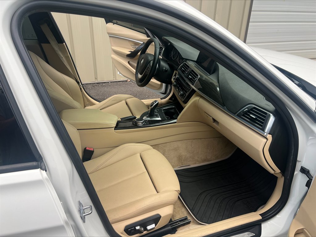 2016 BMW 3 Series - $8,990