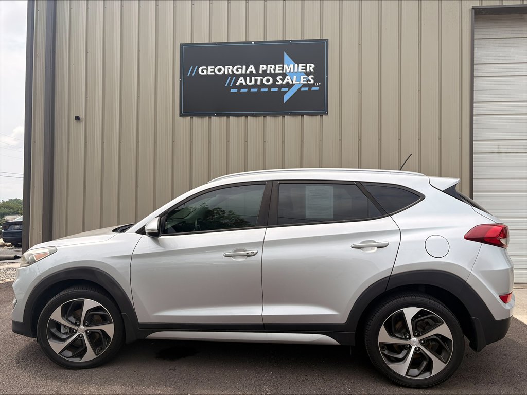 2017 Hyundai Tucson - $10,990