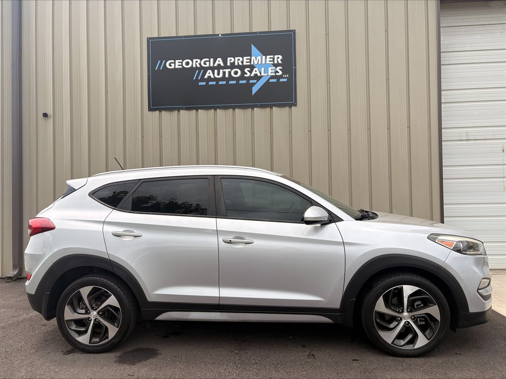 2017 Hyundai Tucson - $10,990