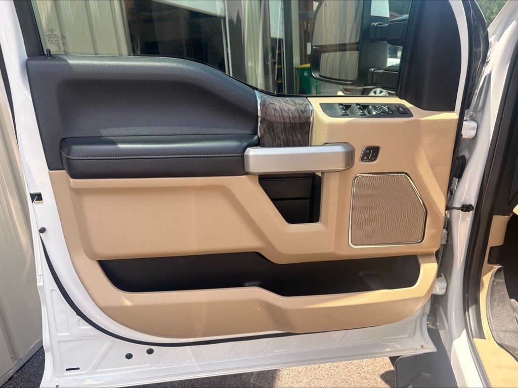 2017 Ford F-250 - $42,990
