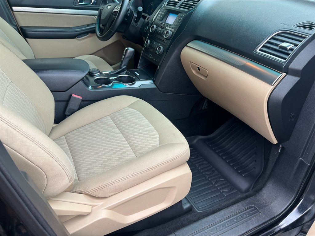 2017 Ford Explorer - $14,990