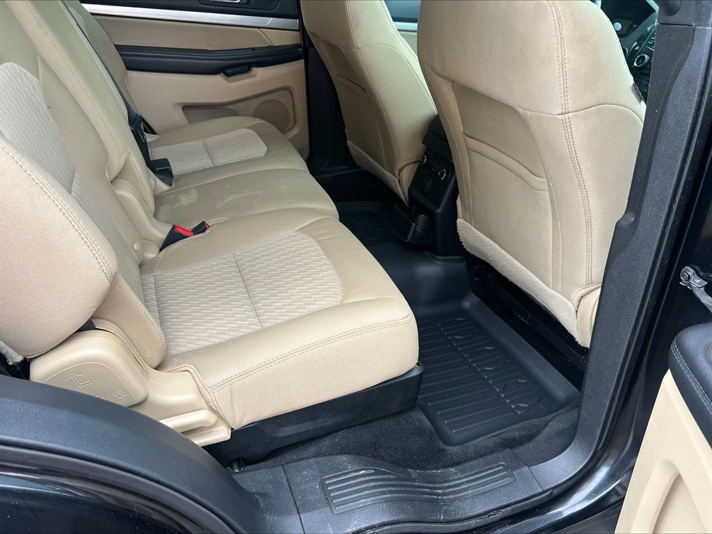 2017 Ford Explorer - $14,990