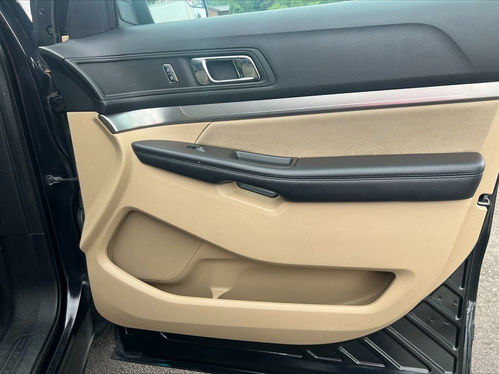 2017 Ford Explorer - $14,990
