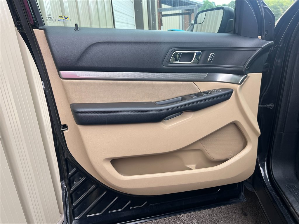 2017 Ford Explorer - $14,990