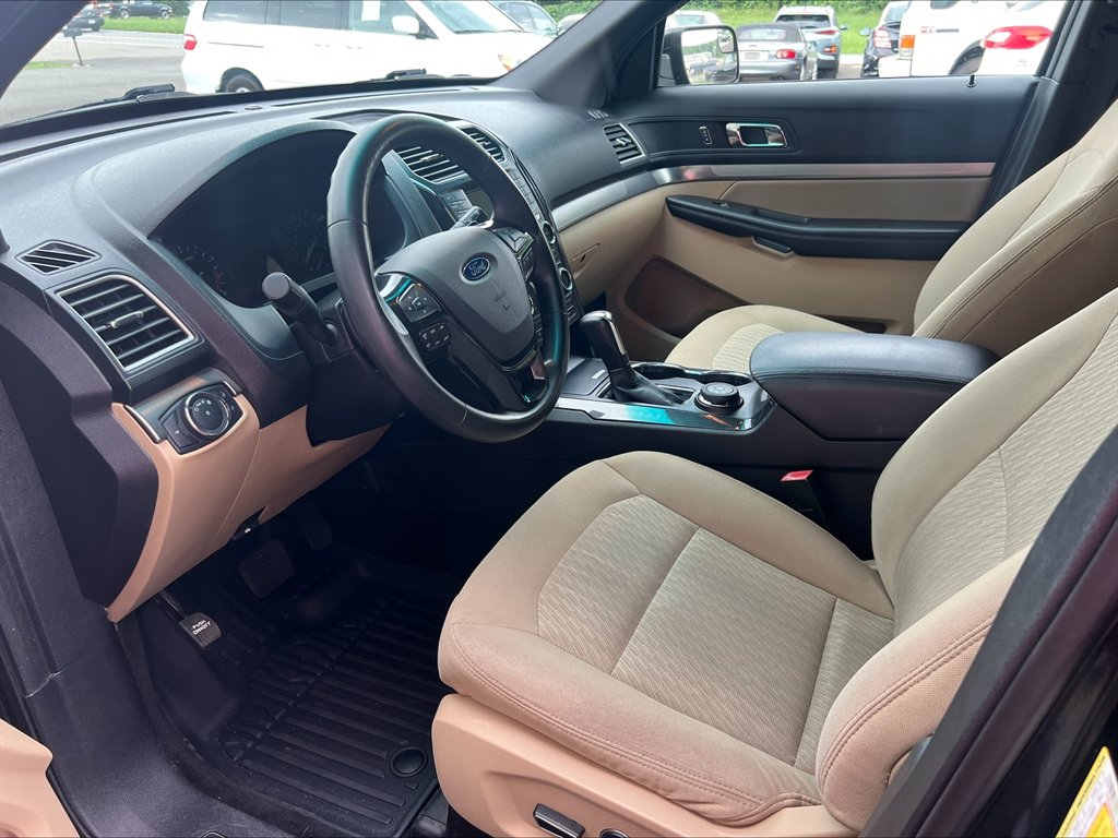 2017 Ford Explorer - $14,990