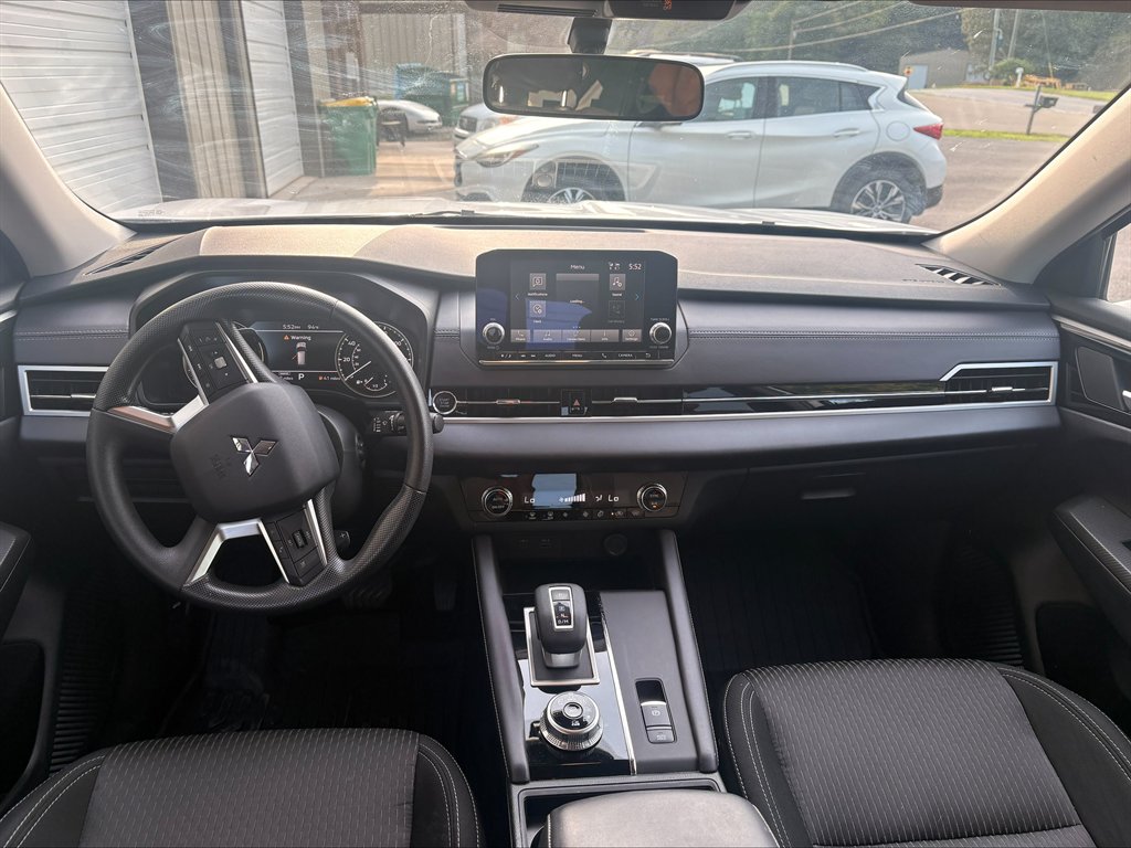 2024 Mitsubishi Outlander - $25,990