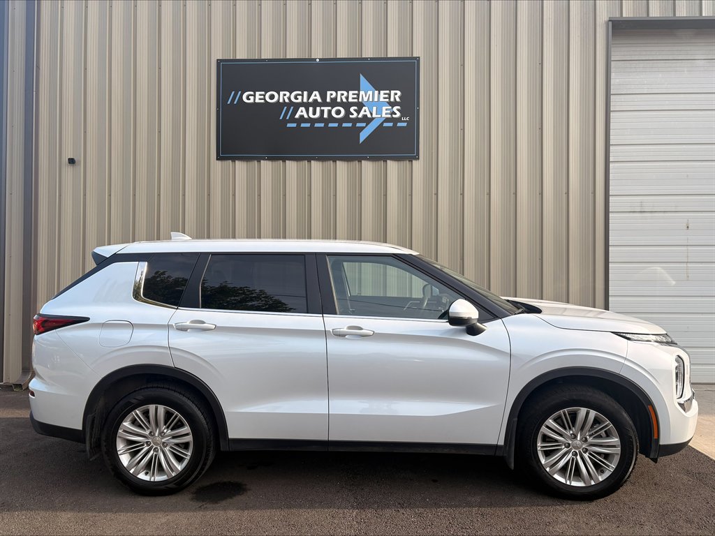 2024 Mitsubishi Outlander - $25,990