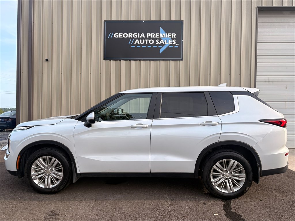 2024 Mitsubishi Outlander - $25,990