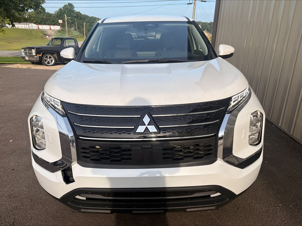 2024 Mitsubishi Outlander - $25,990