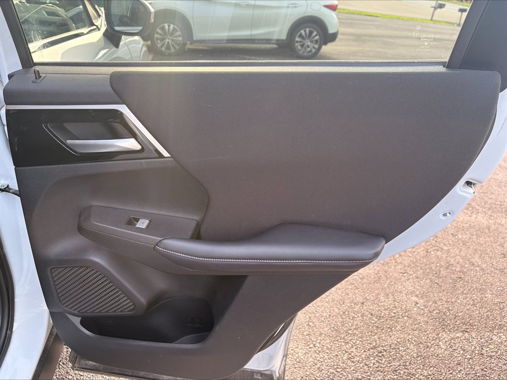 2024 Mitsubishi Outlander - $25,990