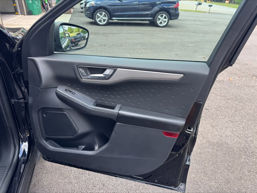 2020 Ford Escape - $15,990