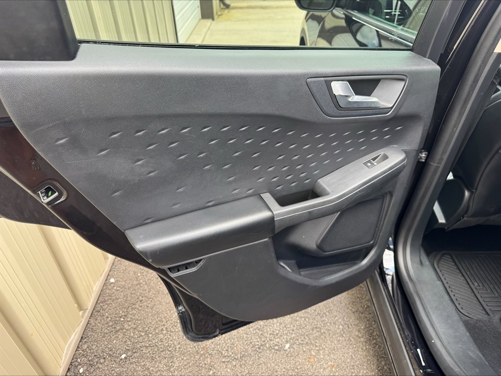 2020 Ford Escape - $15,990