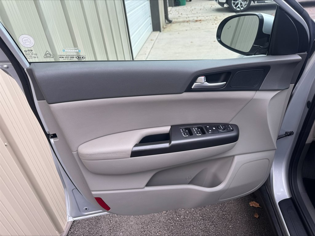 2017 Kia Sportage - $12,990