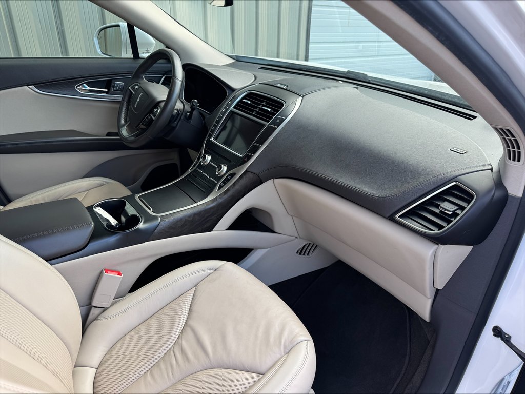 2019 Lincoln Nautilus - $16,990