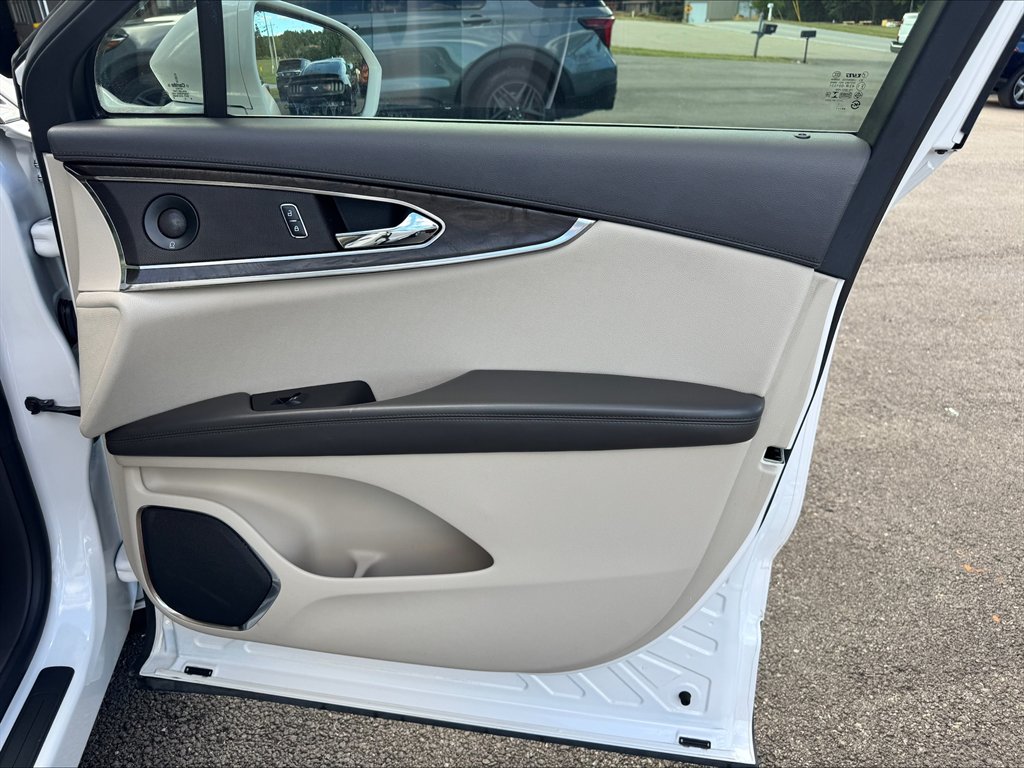 2019 Lincoln Nautilus - $16,990