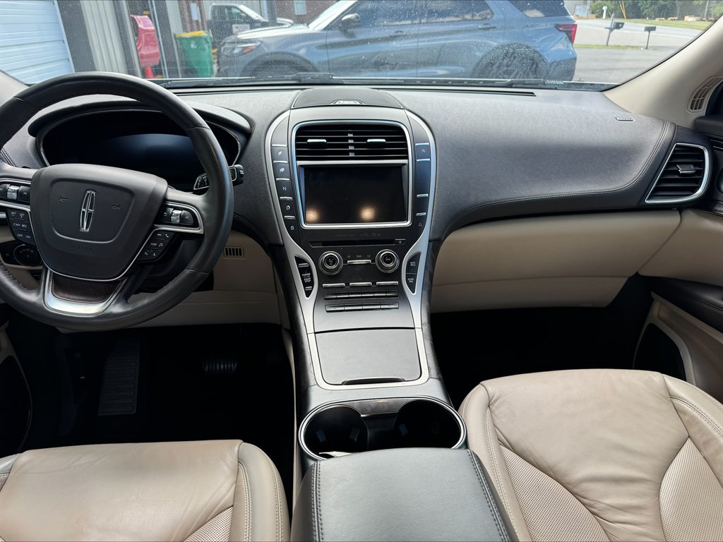 2019 Lincoln Nautilus - $16,990