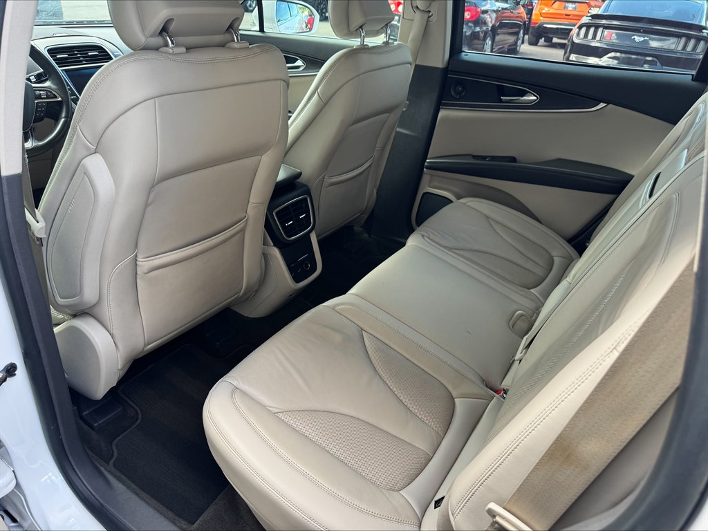 2019 Lincoln Nautilus - $16,990