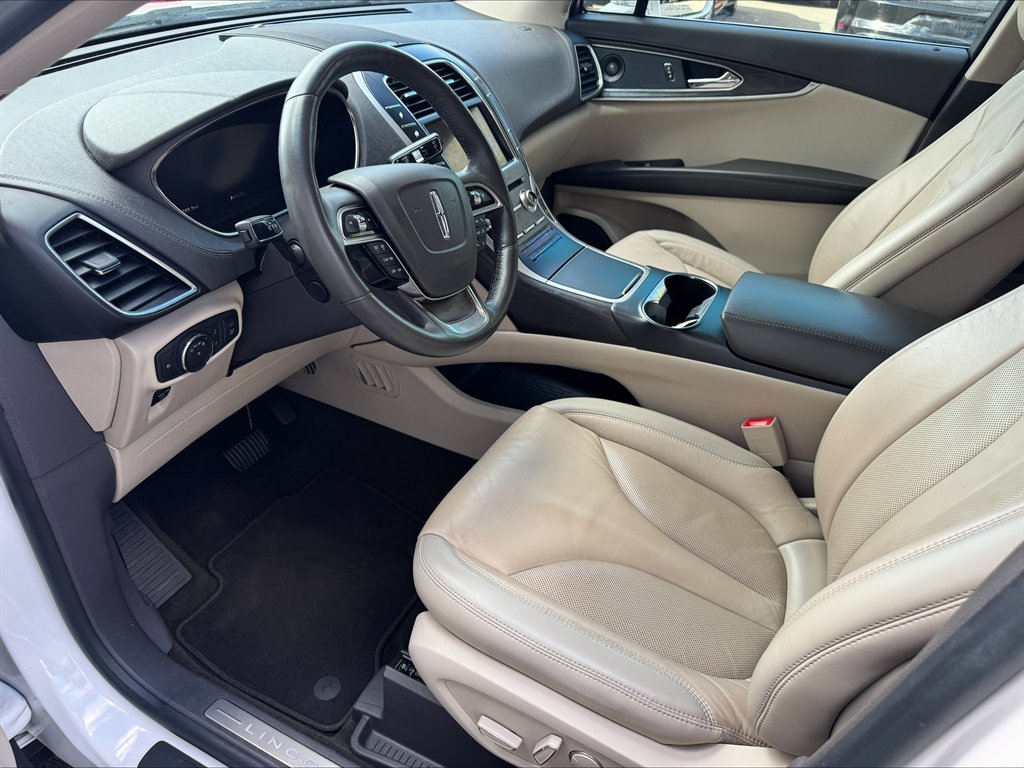 2019 Lincoln Nautilus - $16,990