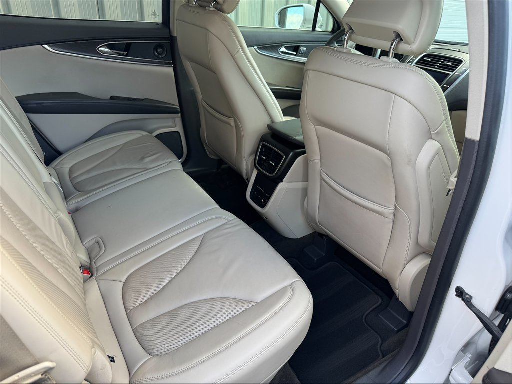 2019 Lincoln Nautilus - $16,990