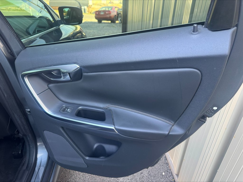 2017 Volvo XC60 - $12,990