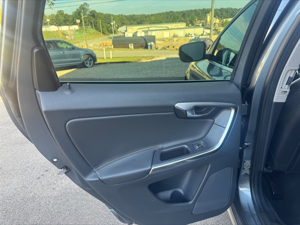 2017 Volvo XC60 - $12,990
