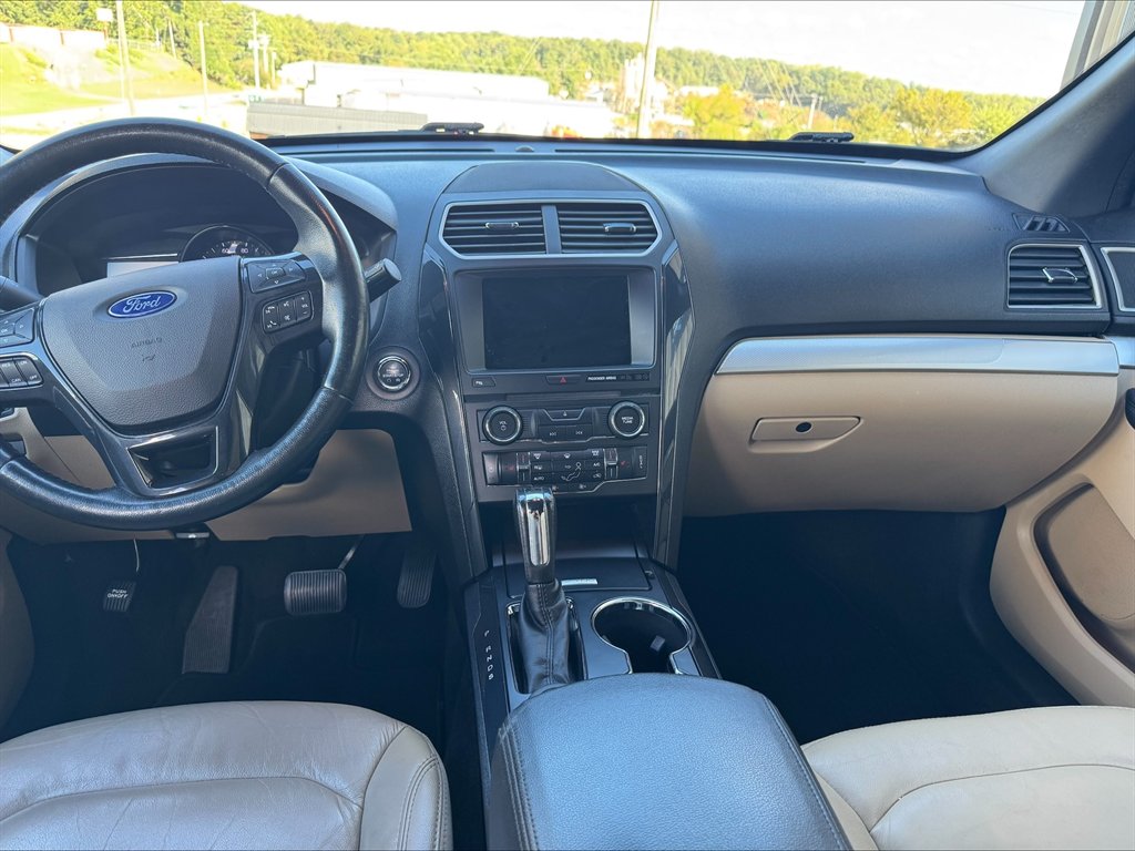 2017 Ford Explorer - $12,990