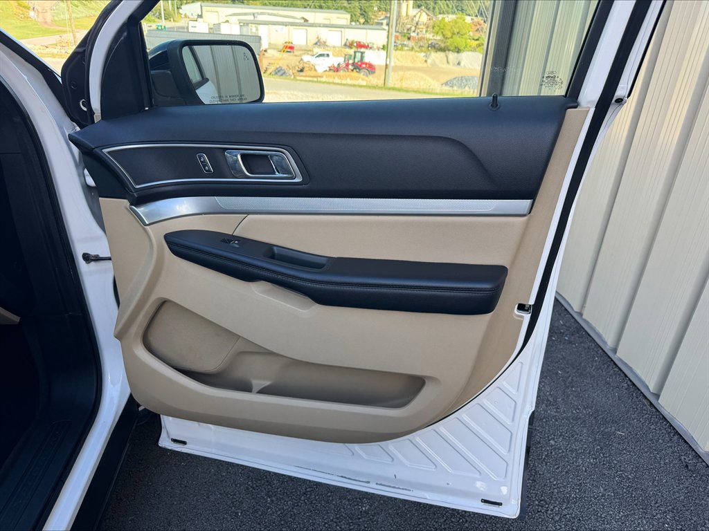 2017 Ford Explorer - $12,990