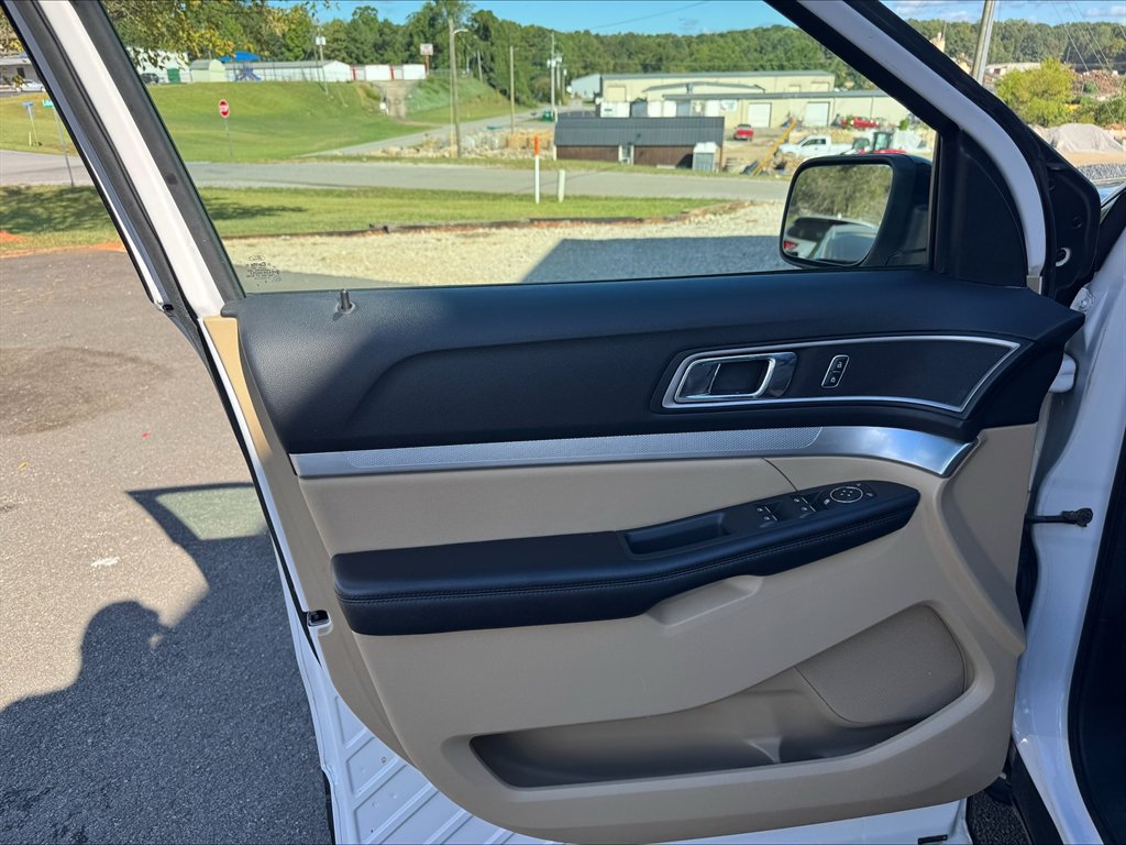 2017 Ford Explorer - $12,990