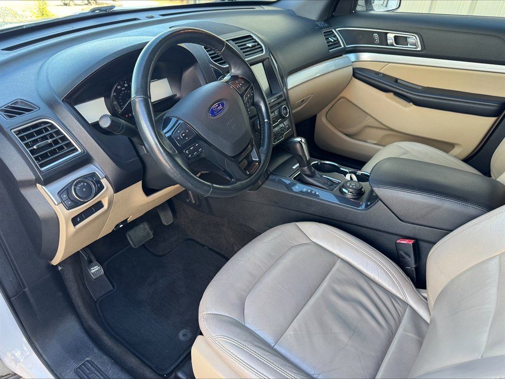 2017 Ford Explorer - $12,990