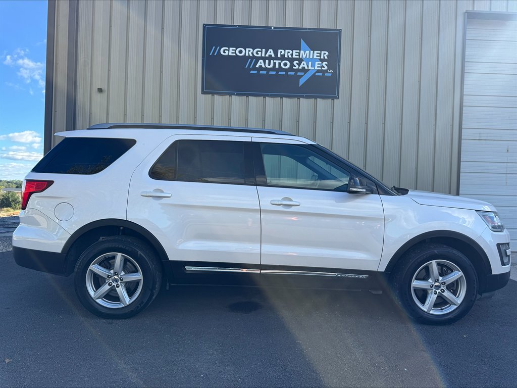 2017 Ford Explorer - $12,990