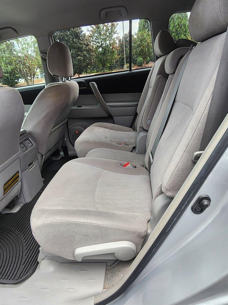 2008 Toyota Highlander - $5,200