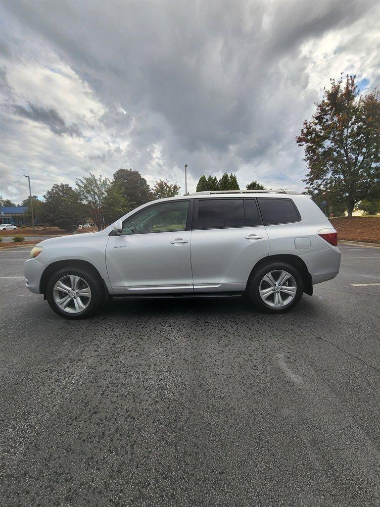 2008 Toyota Highlander - $5,200