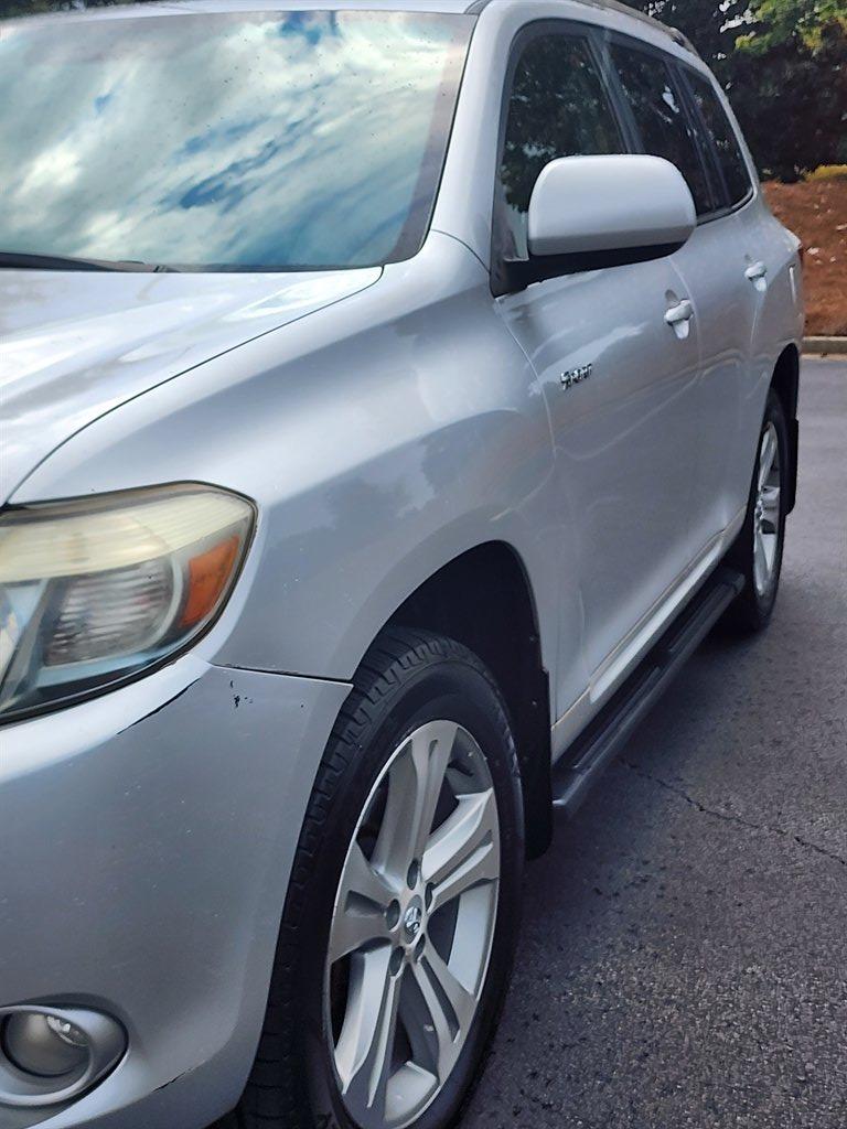 2008 Toyota Highlander - $5,200