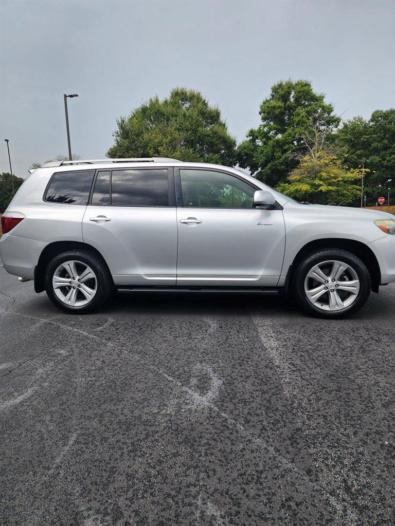2008 Toyota Highlander - $5,200