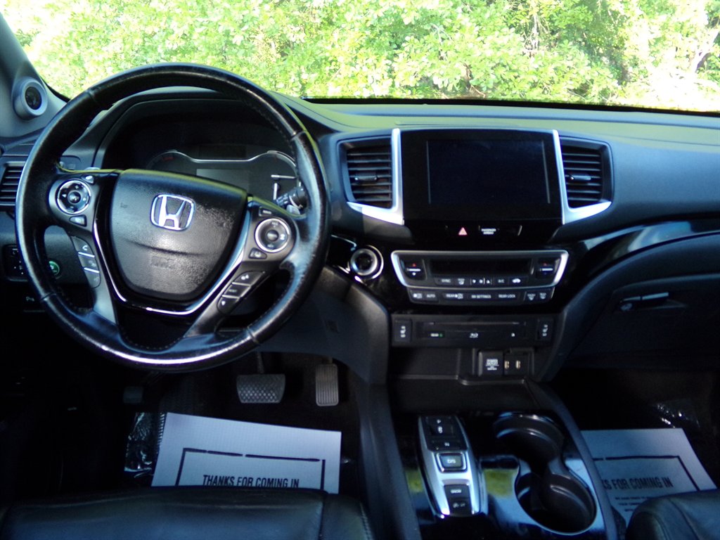 2016 Honda Pilot Touring photo