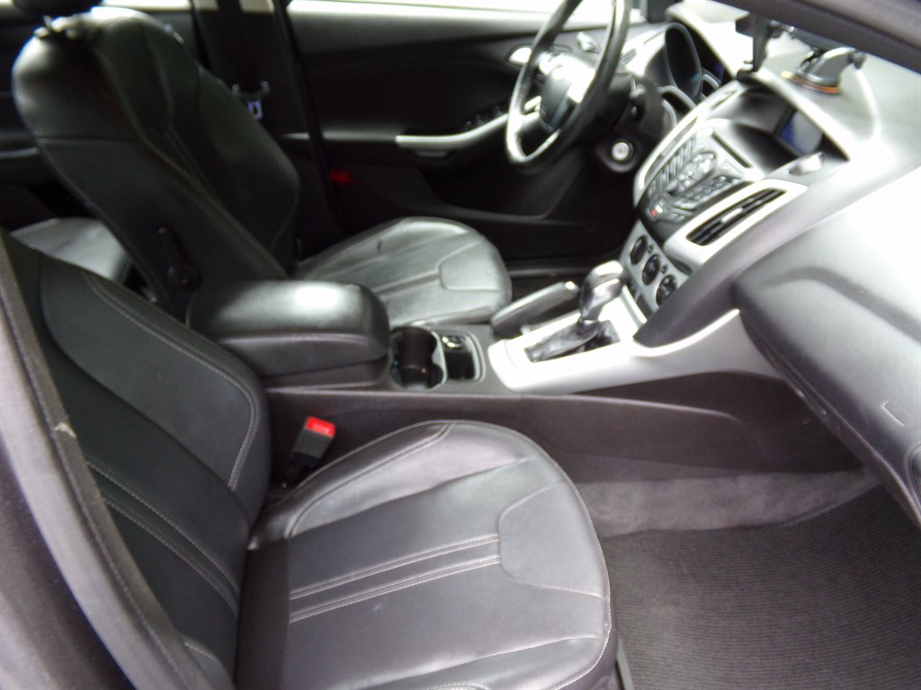 2014 Ford Focus SE photo