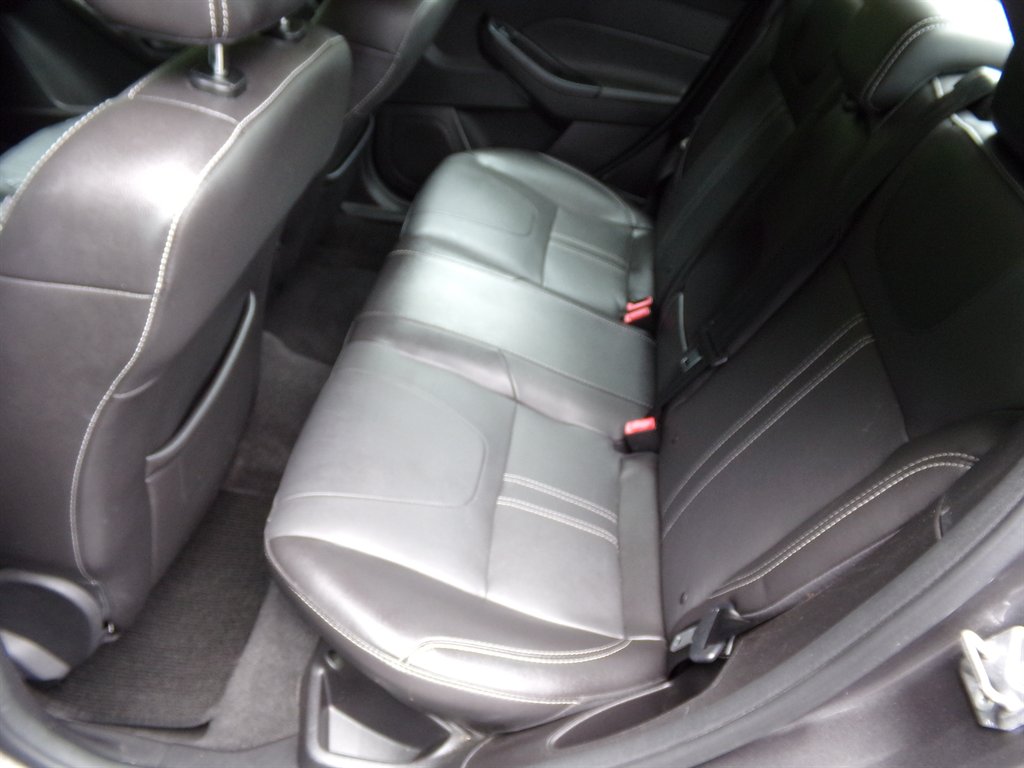 2014 Ford Focus SE photo