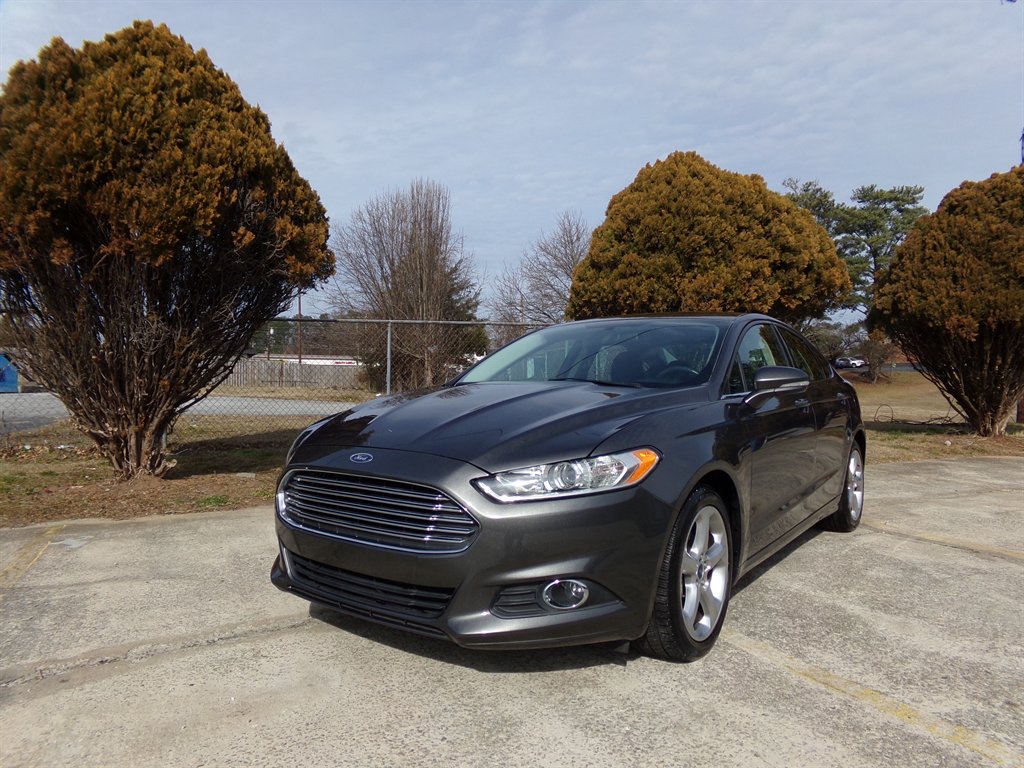 2016 Ford Fusion - $9,500