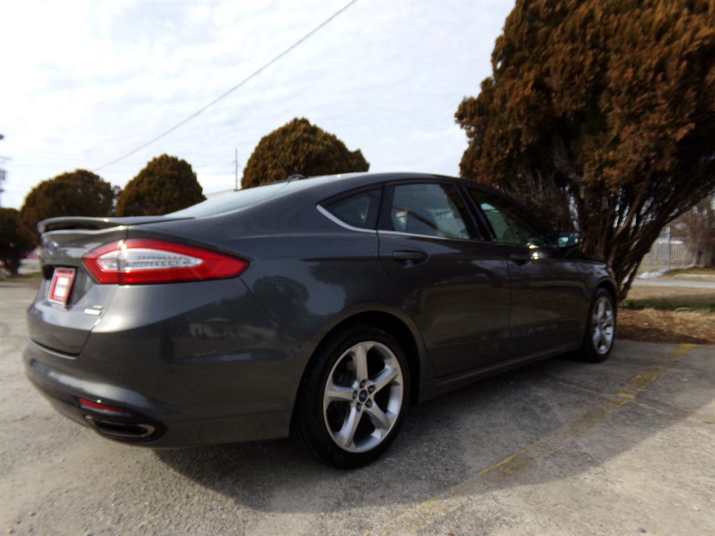 2016 Ford Fusion - $9,500