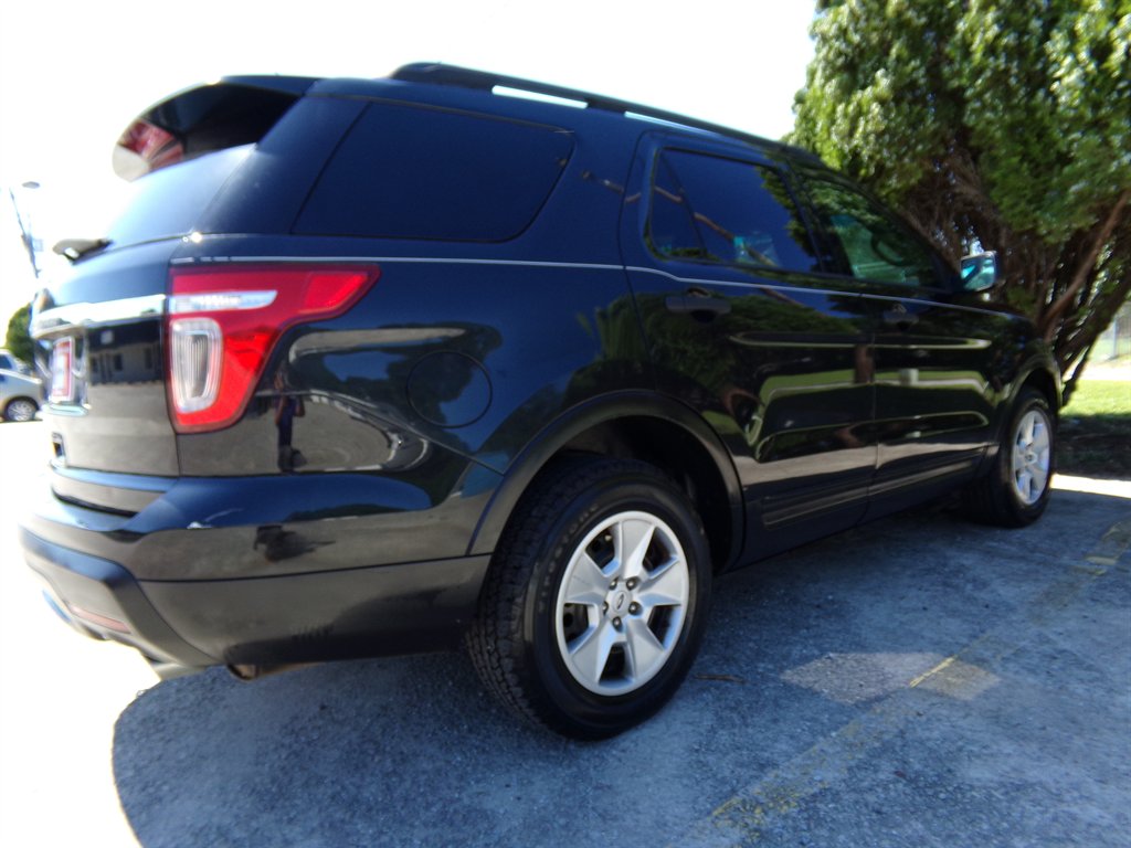 2014 Ford Explorer - $10,900