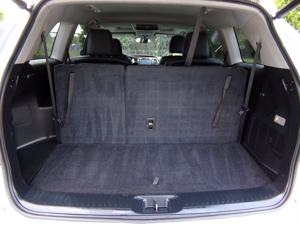 2014 Toyota Highlander - $14,900