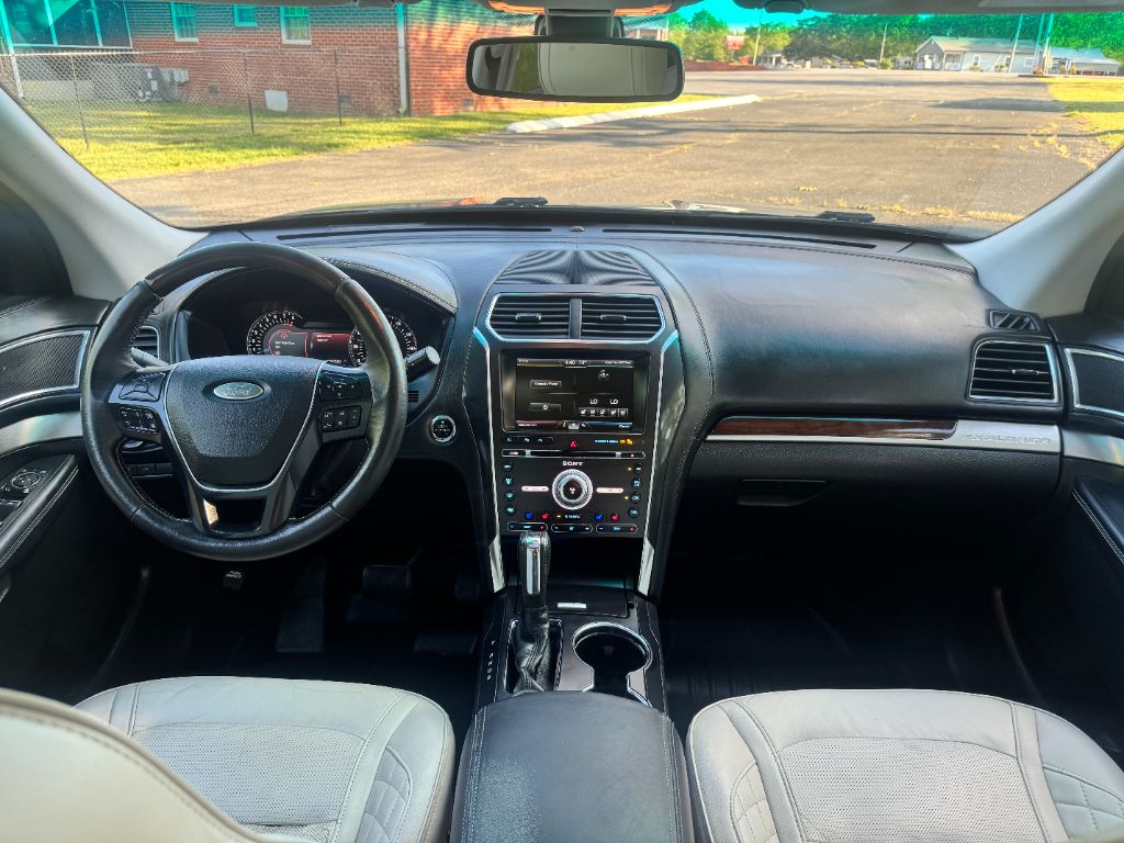 2016 Ford Explorer - $9,995
