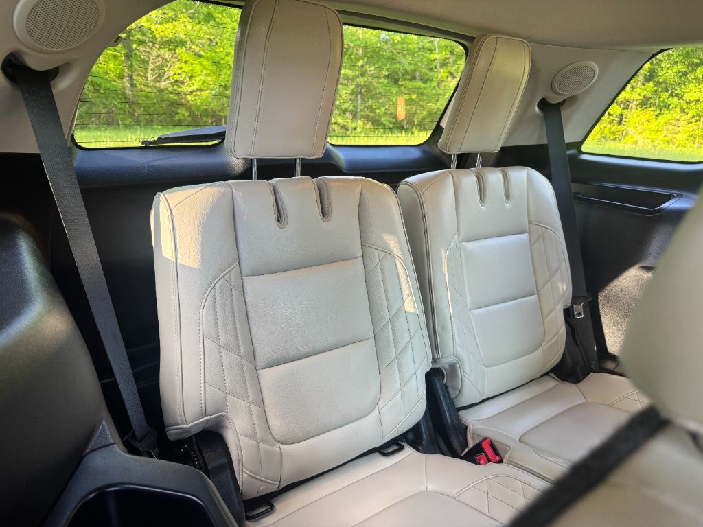 2016 Ford Explorer - $9,995