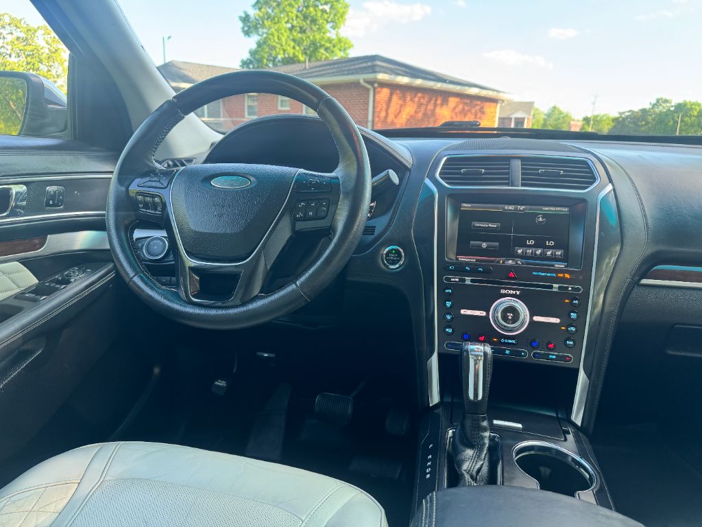 2016 Ford Explorer - $9,995