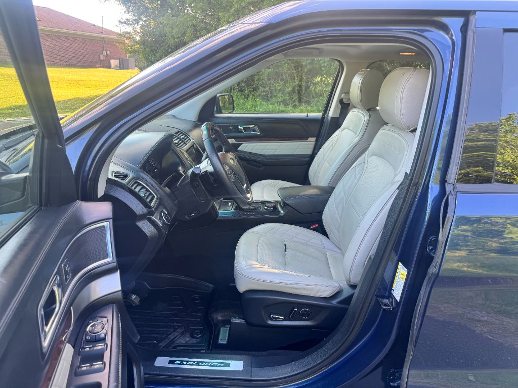 2016 Ford Explorer - $9,995